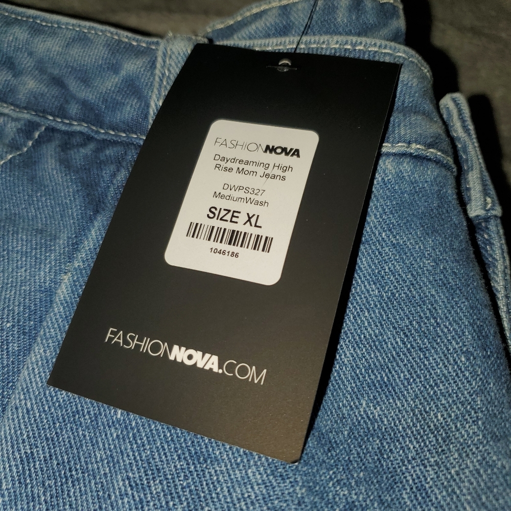 XL FASHION NOVA high rise mom jeans medium wash